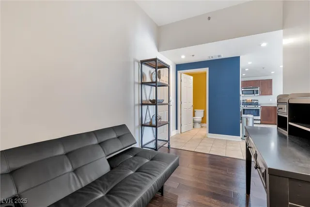 $2,895 | 150 South Las Vegas Boulevard, Unit 1506, Las Vegas, NV 89101
