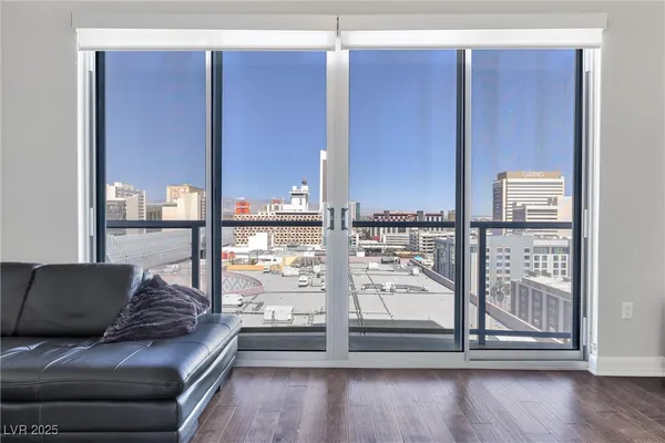 $2,695 | 150 South Las Vegas Boulevard, Unit 1506, Las Vegas, NV 89101