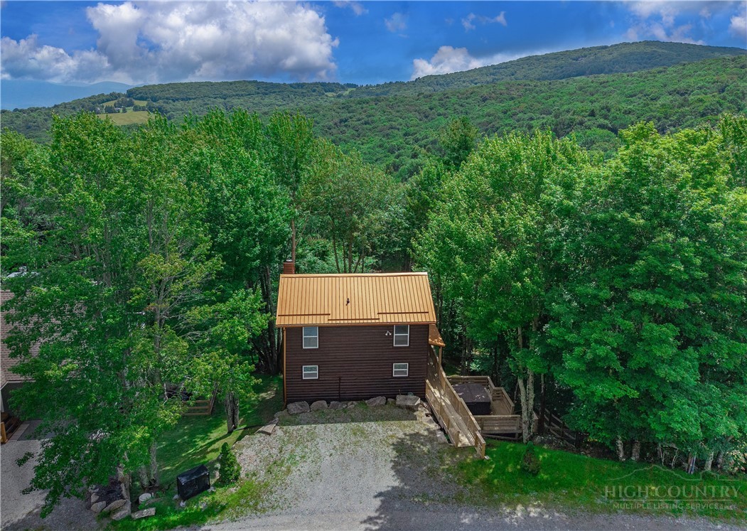 108 Windridge Road Beech Mountain, NC 28604 - Photo 2 of 49