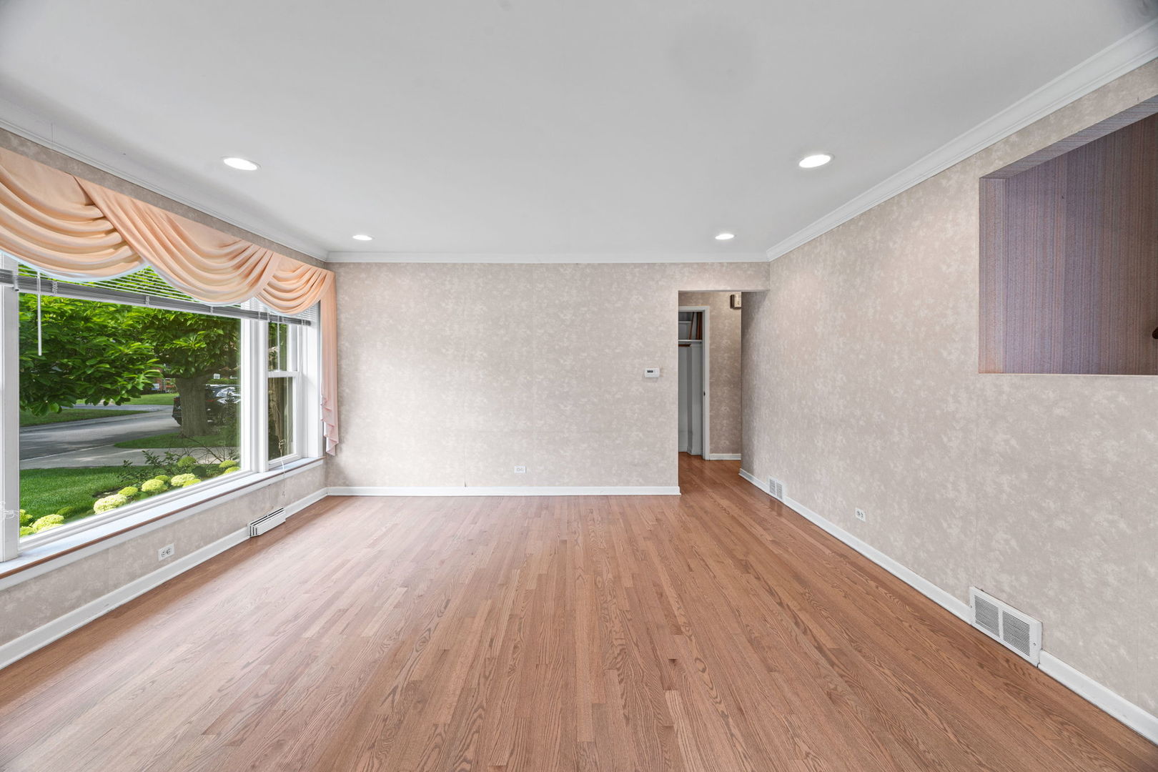 340 Romona Road Wilmette, IL 60091 - Photo 4 of 35