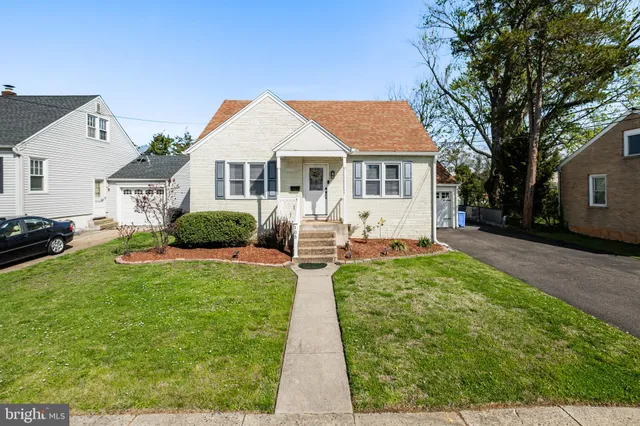 $305,000 | 105 3rd Avenue, Mount Ephraim, NJ 08059