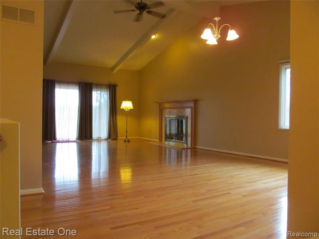 856 Green View Court, Unit 1 Rochester, MI 48307 - Photo 4 of 38