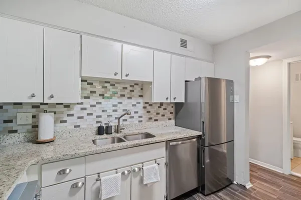 $85,000 | 108 North Belvedere Boulevard, Unit 12, Memphis, TN 38104