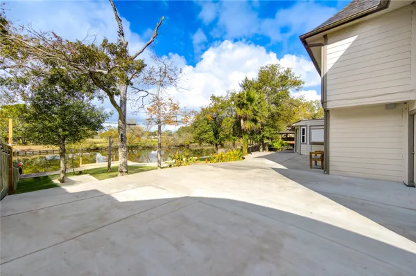 $554,999 | 303 Old Bayou Drive, Dickinson, TX 77539