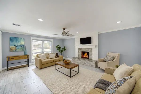 $554,999 | 303 Old Bayou Drive, Dickinson, TX 77539