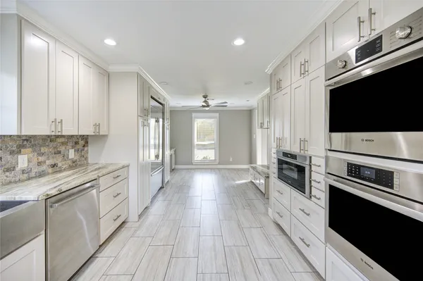 $554,999 | 303 Old Bayou Drive, Dickinson, TX 77539