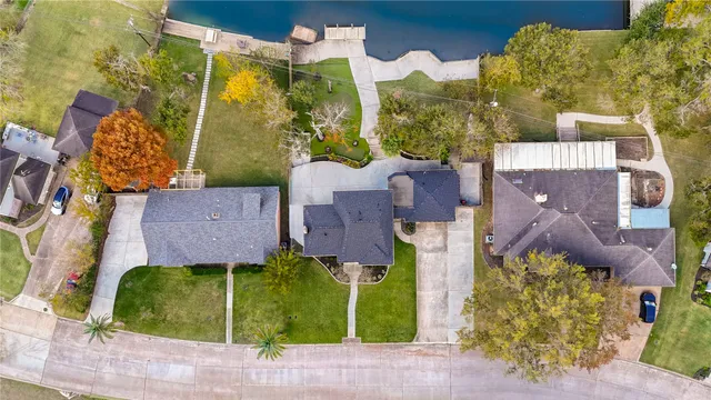 $574,999 | 303 Old Bayou Drive, Dickinson, TX 77539