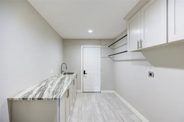 $574,999 | 303 Old Bayou Drive, Dickinson, TX 77539