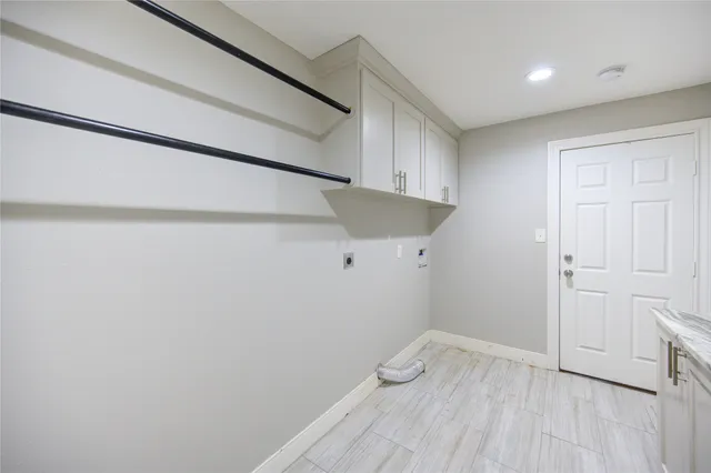 $574,999 | 303 Old Bayou Drive, Dickinson, TX 77539