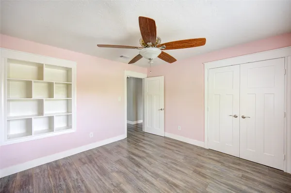 $554,999 | 303 Old Bayou Drive, Dickinson, TX 77539