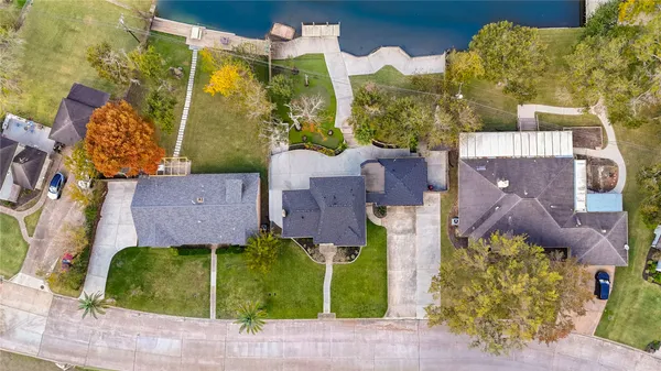 $554,999 | 303 Old Bayou Drive, Dickinson, TX 77539