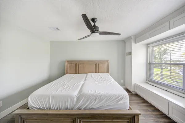 $554,999 | 303 Old Bayou Drive, Dickinson, TX 77539