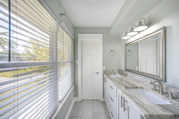 $554,999 | 303 Old Bayou Drive, Dickinson, TX 77539