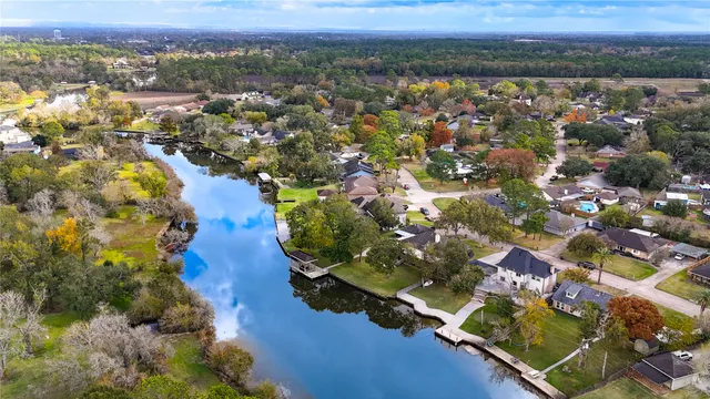 $574,999 | 303 Old Bayou Drive, Dickinson, TX 77539