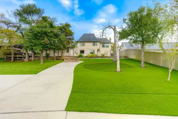 $554,999 | 303 Old Bayou Drive, Dickinson, TX 77539