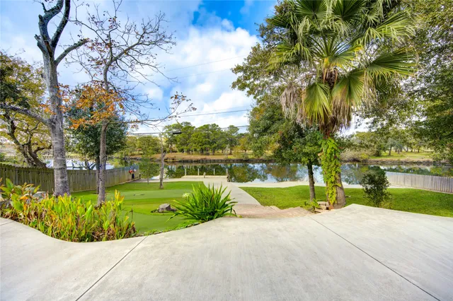 $574,999 | 303 Old Bayou Drive, Dickinson, TX 77539