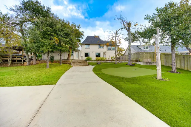 $574,999 | 303 Old Bayou Drive, Dickinson, TX 77539