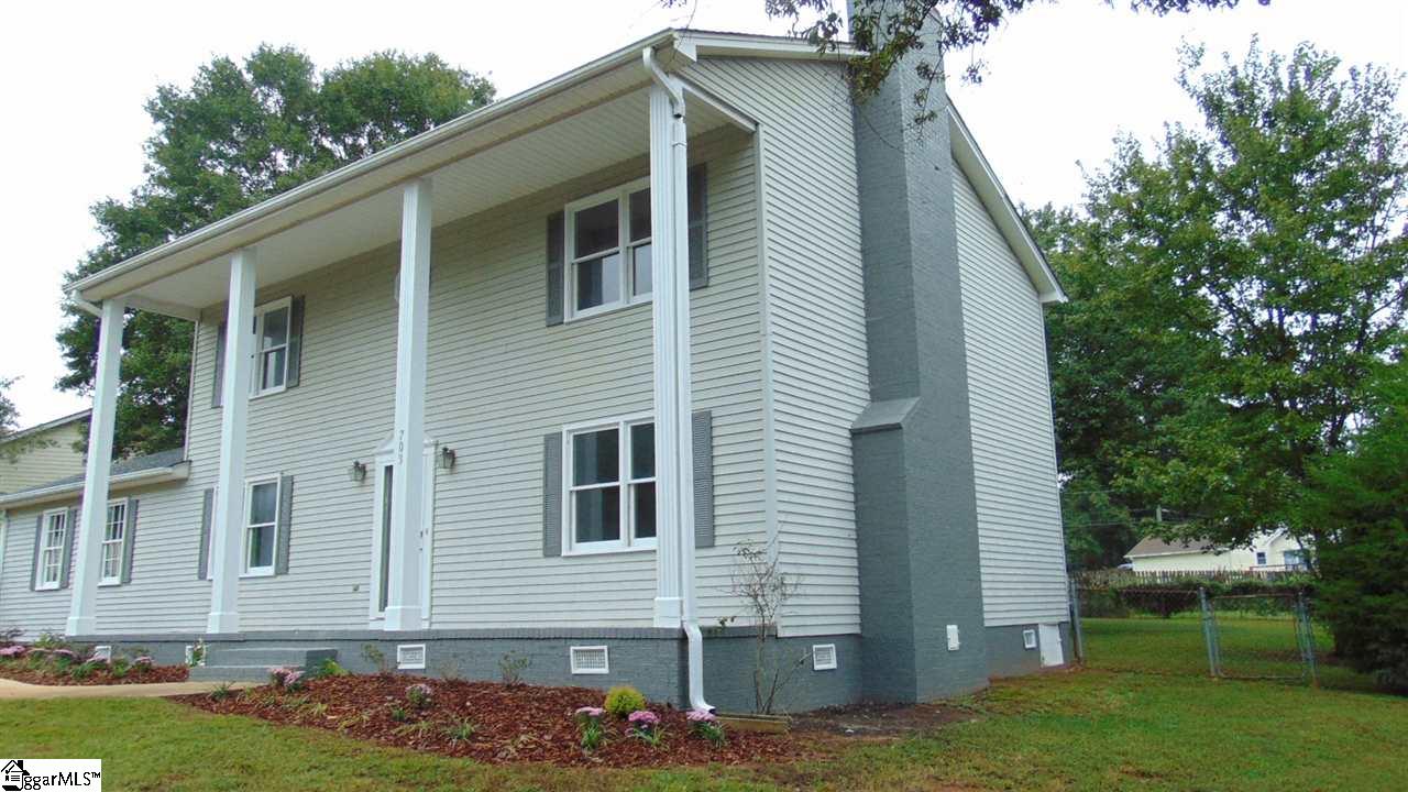 703 Pineapple Pointe Greenville, SC 29607 - Photo 2 of 30 Gallery Image 2