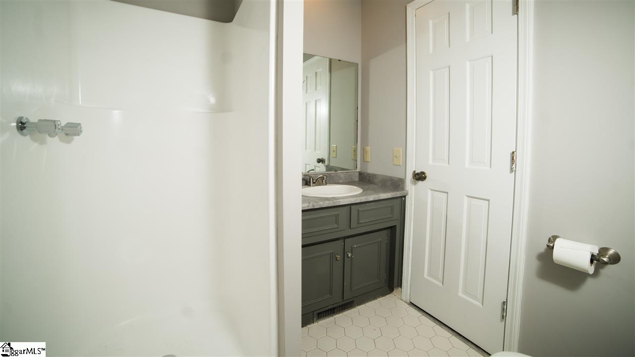 703 Pineapple Pointe Greenville, SC 29607 - Photo 14 of 30 Gallery Image 14
