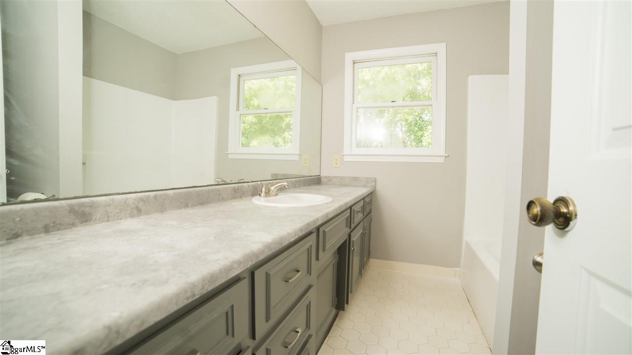 703 Pineapple Pointe Greenville, SC 29607 - Photo 17 of 30 Gallery Image 17