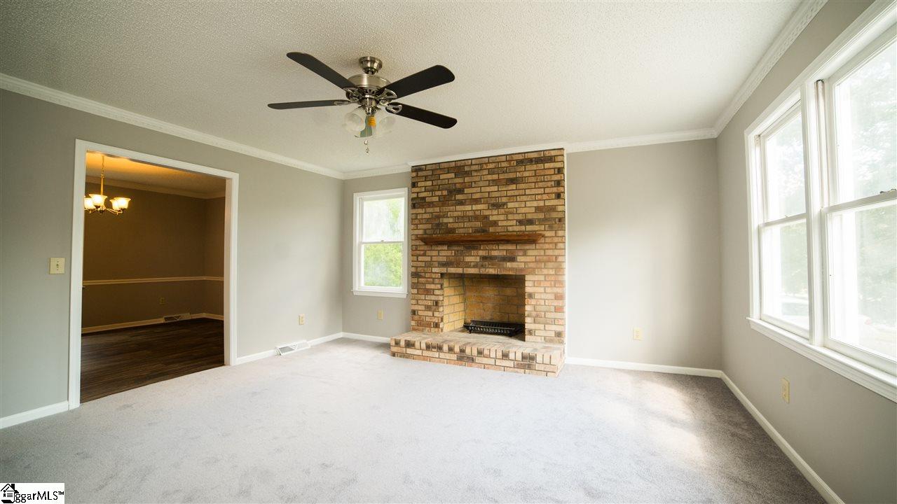 703 Pineapple Pointe Greenville, SC 29607 - Photo 5 of 30 Gallery Image 5