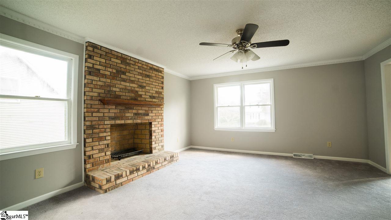 703 Pineapple Pointe Greenville, SC 29607 - Photo 6 of 30 Gallery Image 6