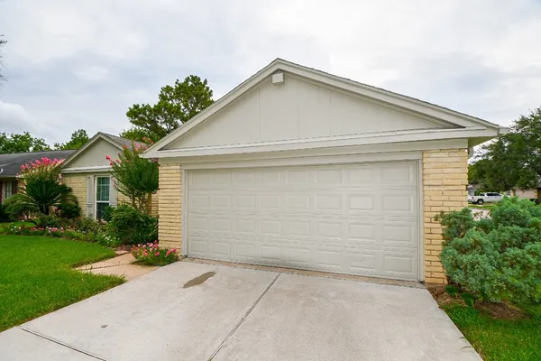 $2,200 | 3519 Cabin Place, Sugar Land, TX 77479