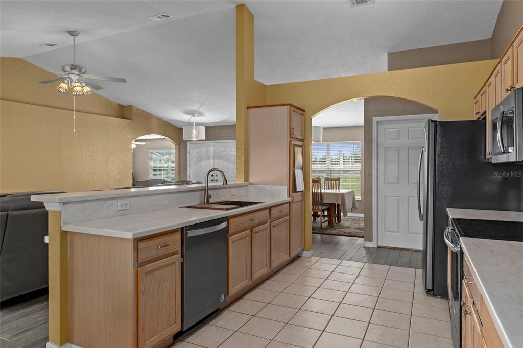 407 Montpelier Court Spring Hill, FL 34608 - Photo 13 of 38