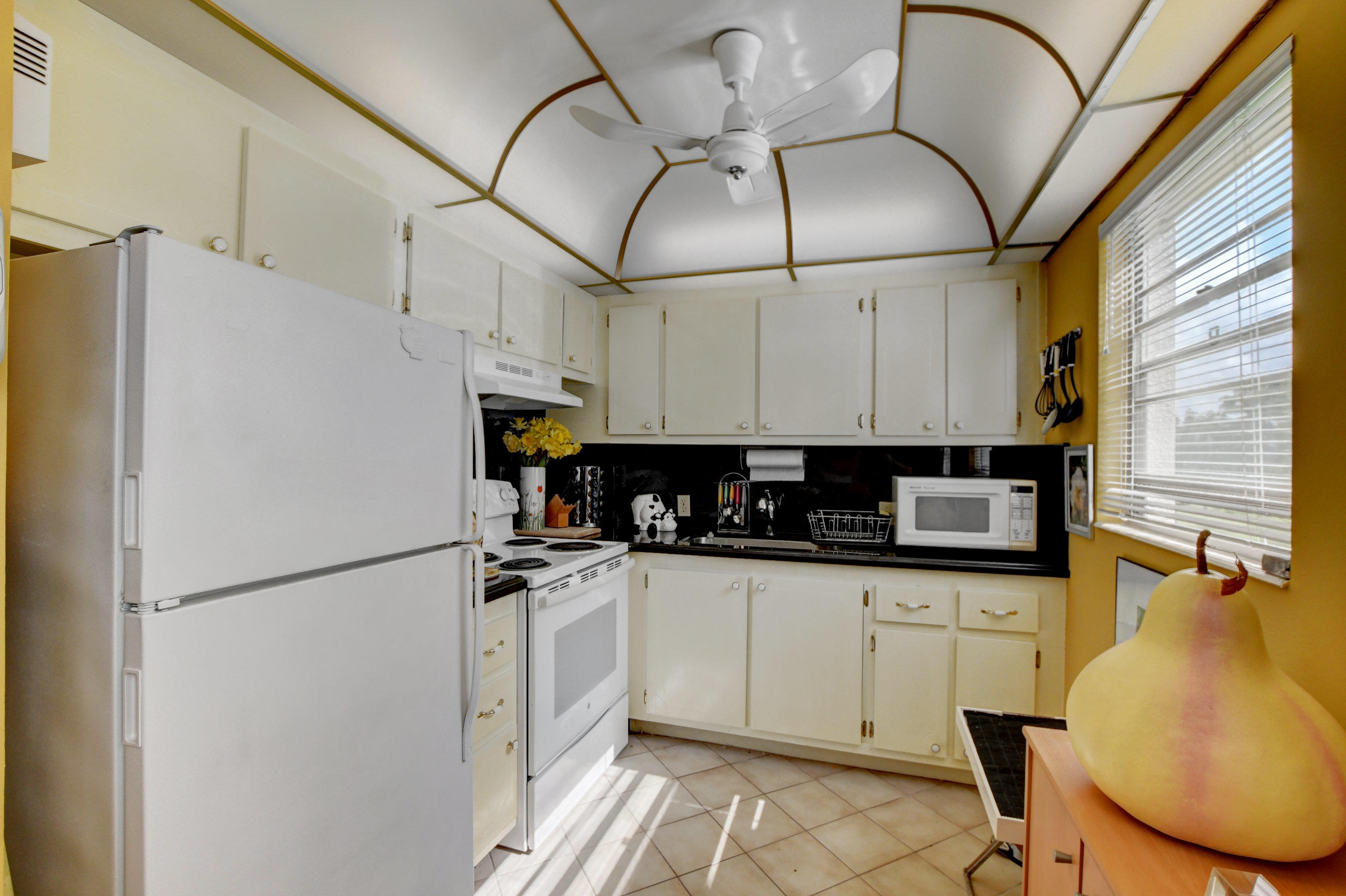 276 Brighton G Boca Raton, FL 33434 - Photo 8 of 23 06_ebf_5375and4more