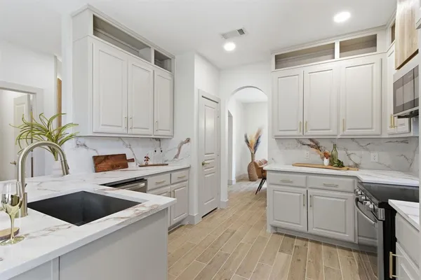 $699,500 | 1902 Bentwood Court, Grapevine, TX 76051