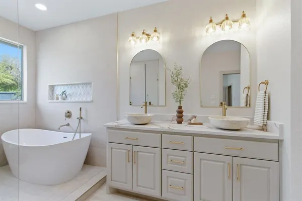 $699,500 | 1902 Bentwood Court, Grapevine, TX 76051