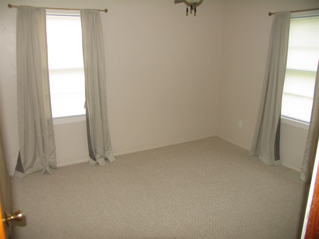 2624 Spring Street Fort Wayne, IN 46808 - Photo 17 of 26 Gallery Image 17