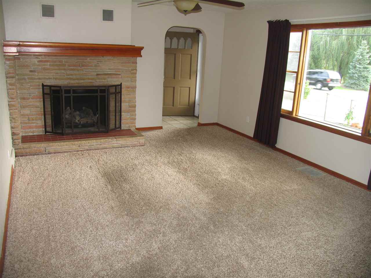 2624 Spring Street Fort Wayne, IN 46808 - Photo 7 of 26 Gallery Image 7