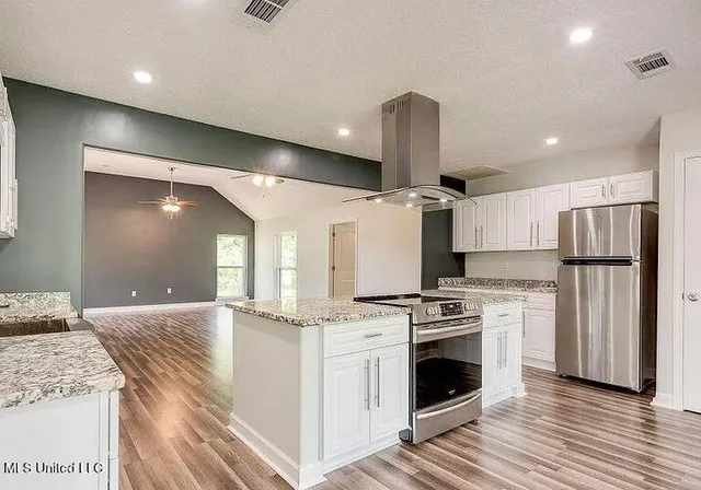 $230,000 | 6535 Lakeshore Road, Bay St. Louis, MS 39520