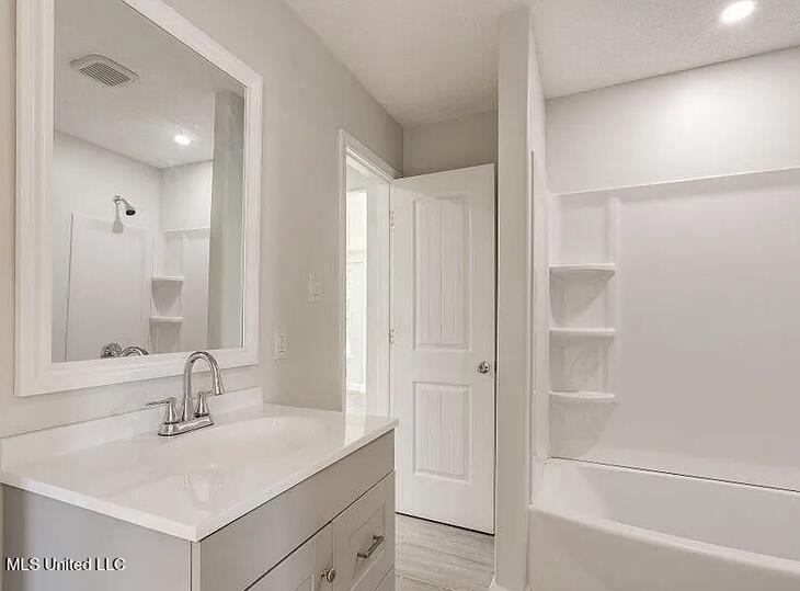 6535 Lakeshore Road Bay St. Louis, MS 39520 - Photo 5 of 9 IMG_6212