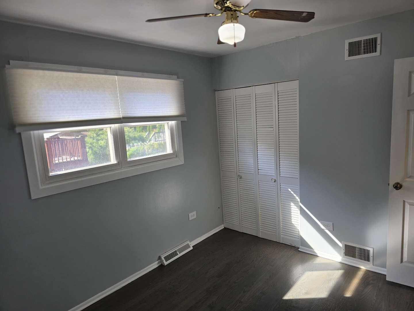 3618 148th Street Midlothian, IL 60445 - Photo 11 of 22 an empty room with a window