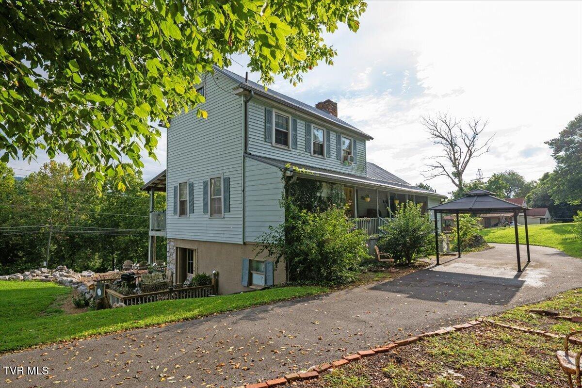 2248 Netherland Inn Road Kingsport, TN 37660 - Photo 3 of 57 52-HPO0605