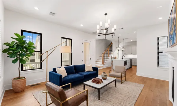 $699,900 | 517 East 4th Street, Houston, TX 77007
