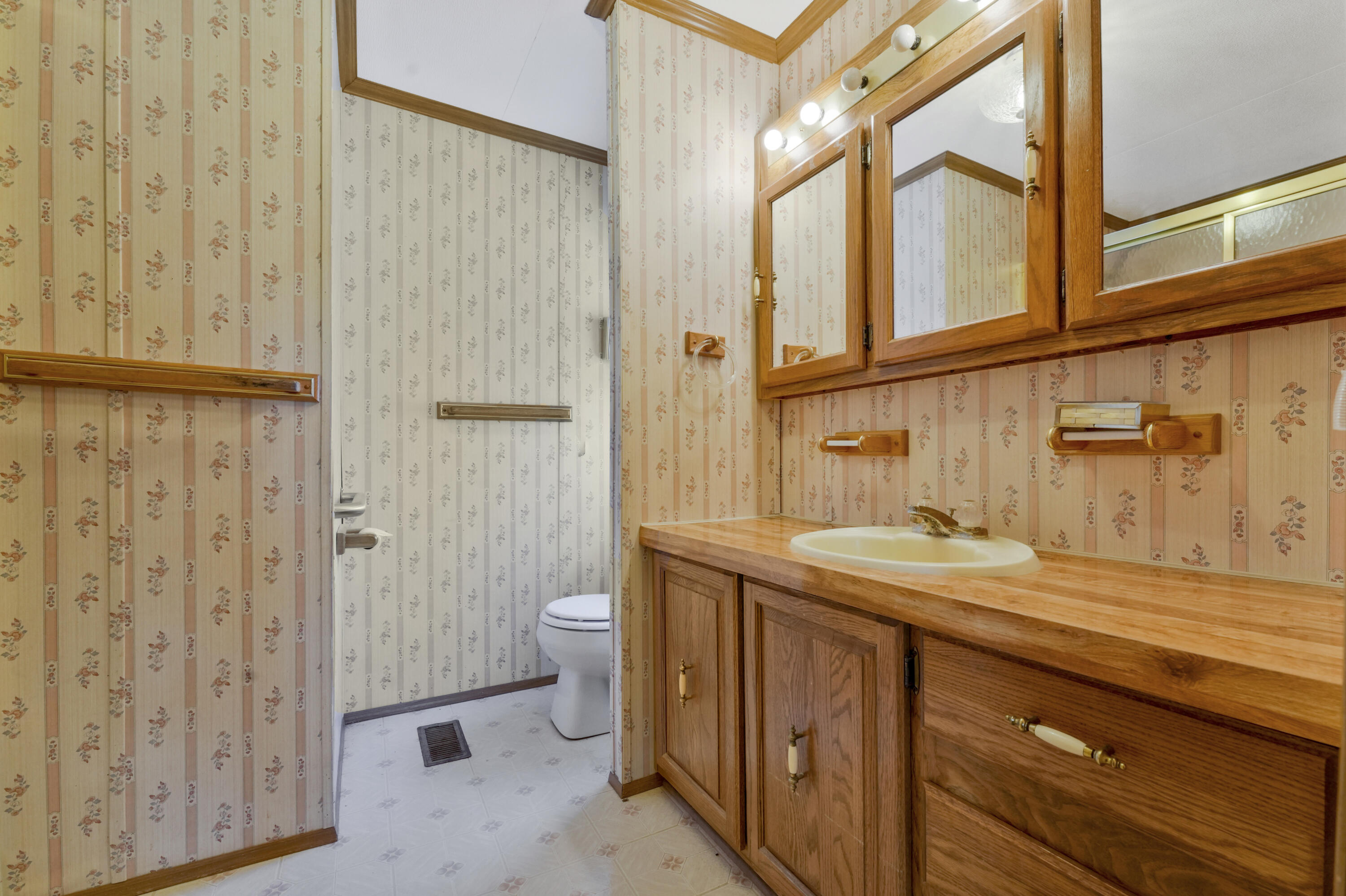 16583 10 Mile Road Reed City, MI 49677 - Photo 25 of 46 DSC05213