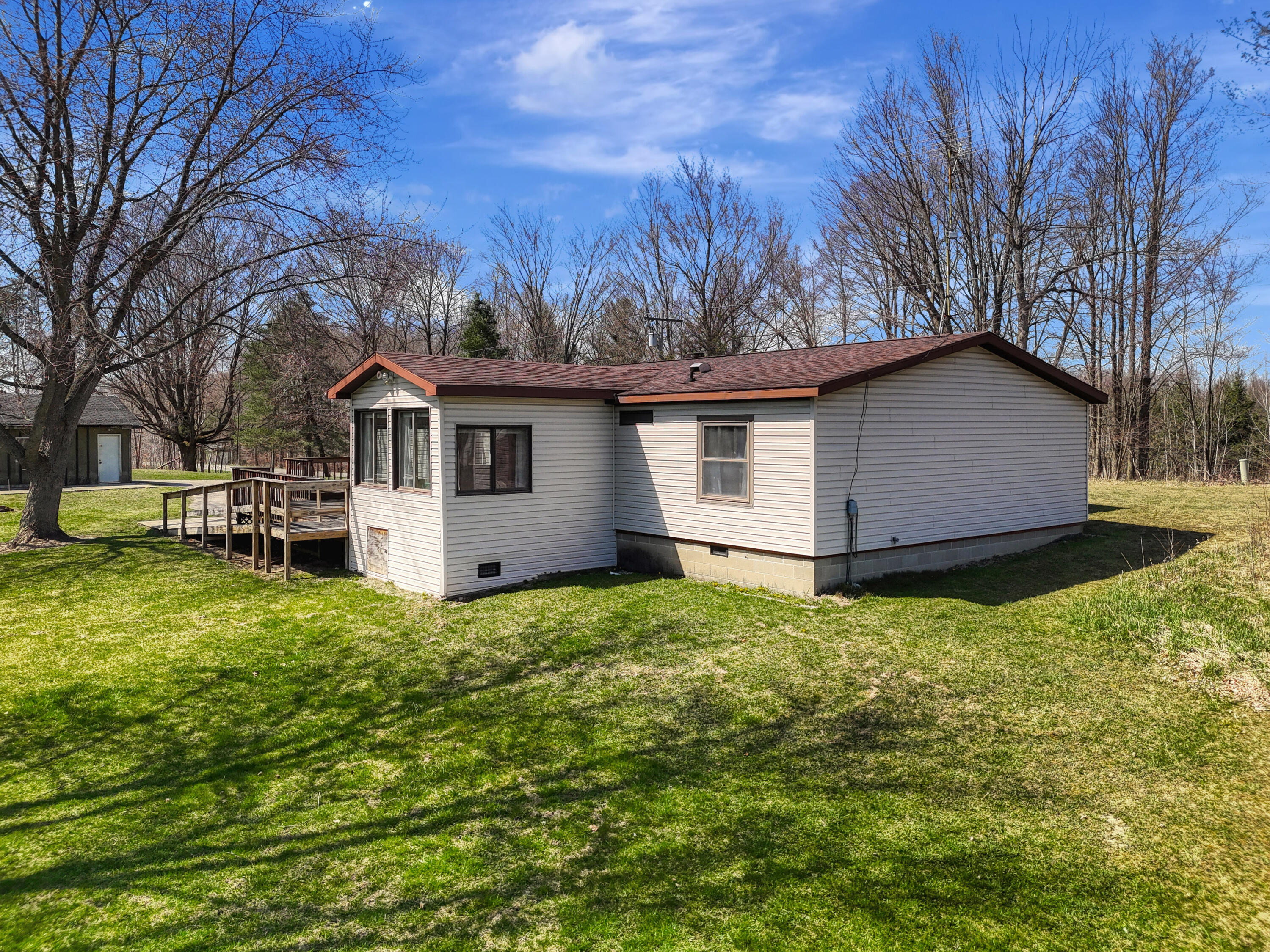 16583 10 Mile Road Reed City, MI 49677 - Photo 4 of 46 DJI_20240316114123_0337_D