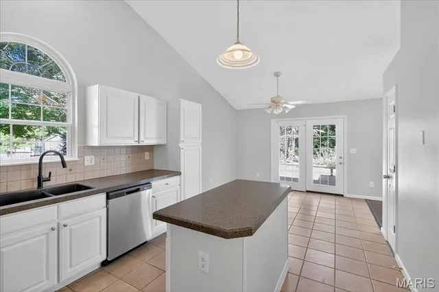 $380,000 | 260 Fairington Drive, Troy, IL 62294