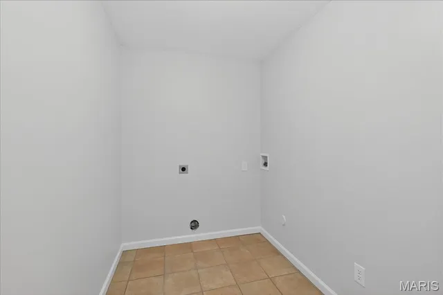 $380,000 | 260 Fairington Drive, Troy, IL 62294