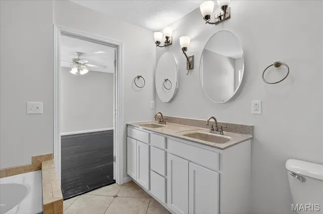 $380,000 | 260 Fairington Drive, Troy, IL 62294