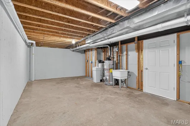 $380,000 | 260 Fairington Drive, Troy, IL 62294