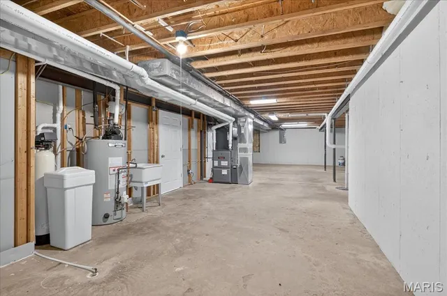 $380,000 | 260 Fairington Drive, Troy, IL 62294