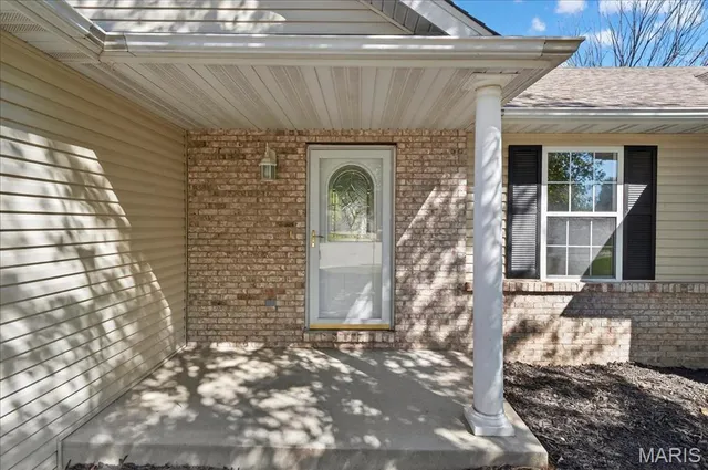 $380,000 | 260 Fairington Drive, Troy, IL 62294
