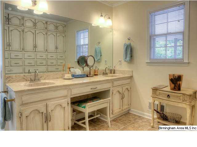 2449 Dolly Ridge Trail Birmingham, AL 35243 - Photo 15 of 29
