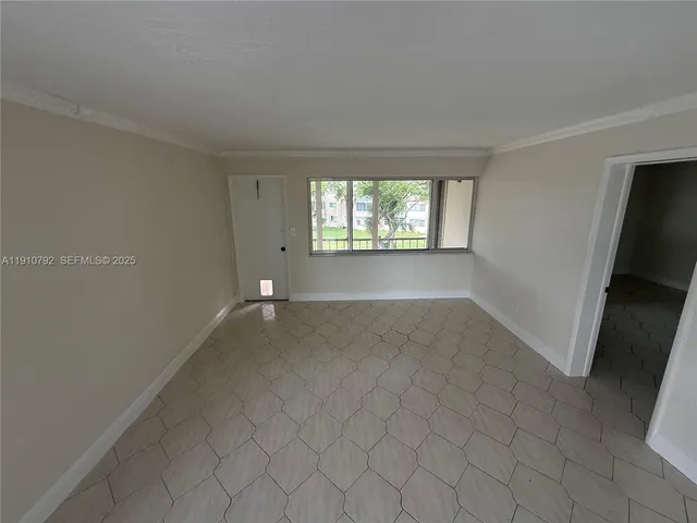 $2,095 | 1540 Northeast 191st Street, Unit 345, Miami, FL 33179