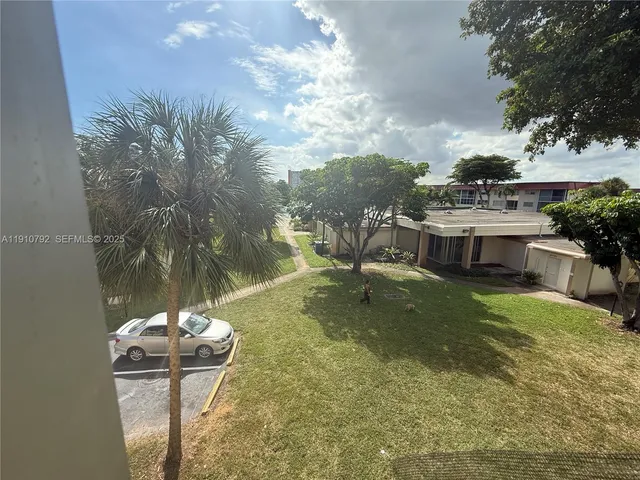 $2,095 | 1540 Northeast 191st Street, Unit 345, Miami, FL 33179