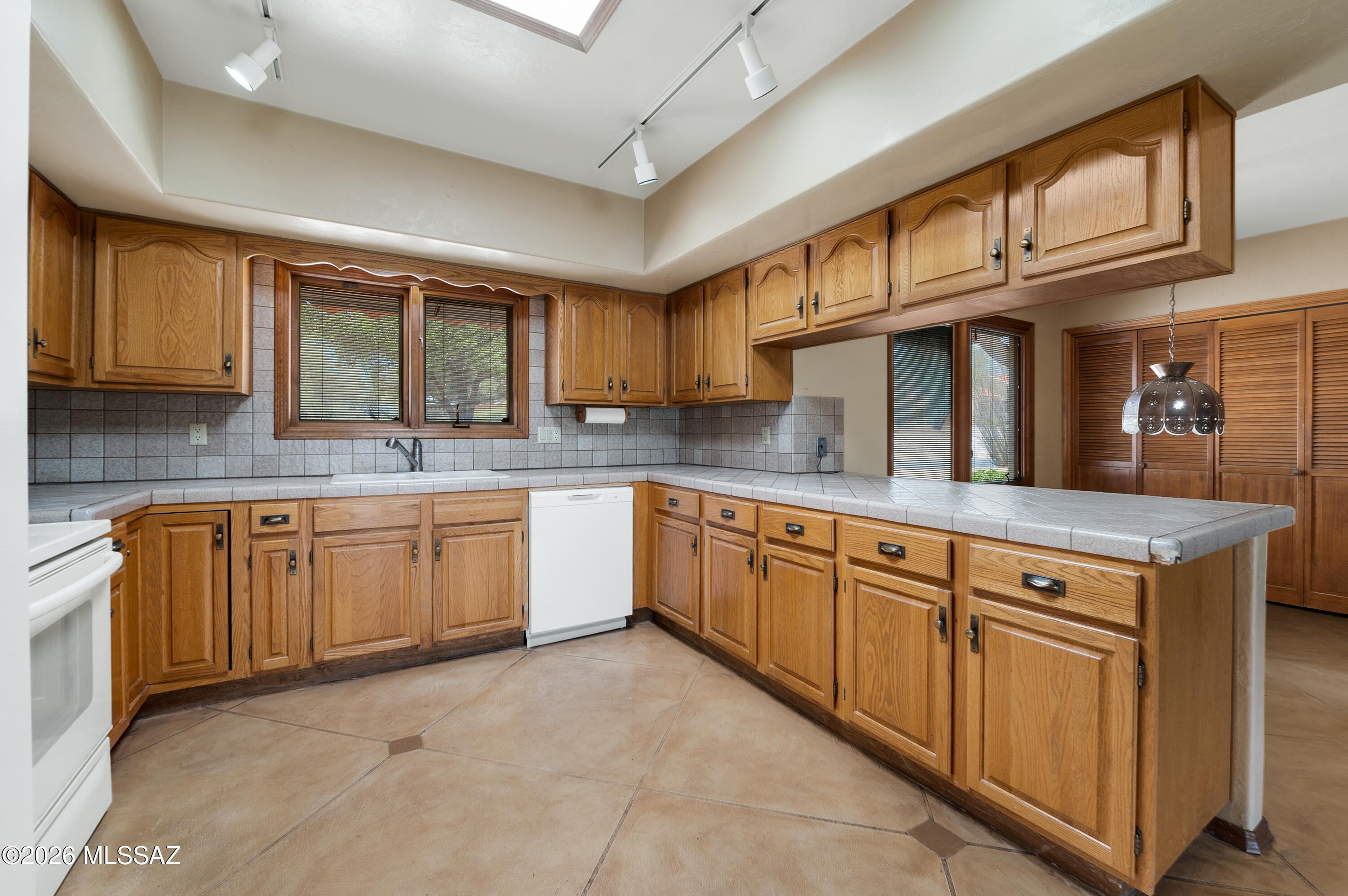 3990 North Ridgecrest Drive Tucson, AZ 85750 - Photo 14 of 42 Kitchen